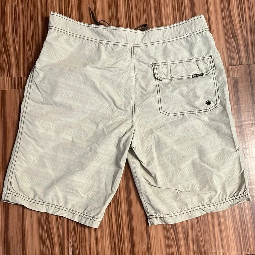 Prana nylon board